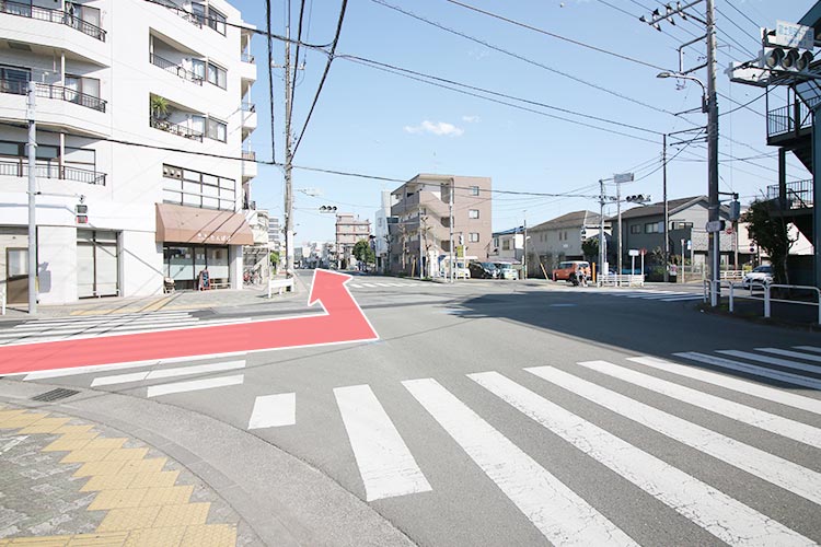 富士見町一丁目の交差点を左折します